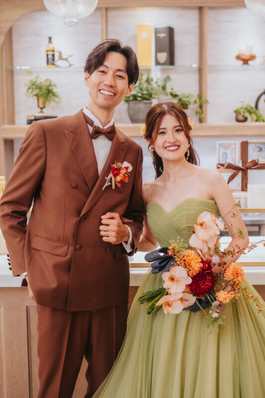 2人で映える！ドレスとの相性で選ぶタキシードカラー特集 | STYLE UN